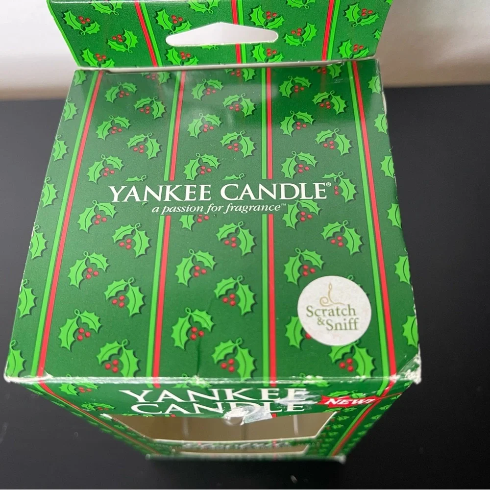 Retired Yankee Candle Snowman Electric Holiday Home Fragrance Diffuser Mistletoe